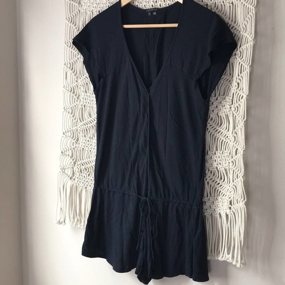 Theory size 0 romper - Picture 1 of 4